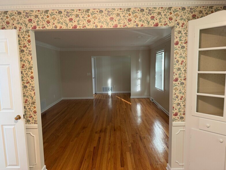 Building Photo - 3 Melbourne Ln