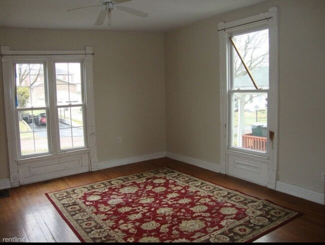 Building Photo - 4 br, 4 bath House - 308 North Linn Street...