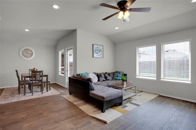 Building Photo - 5503 Creekside Ridge Trail