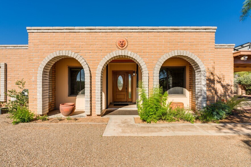 Building Photo - 11910 N Joi Dr