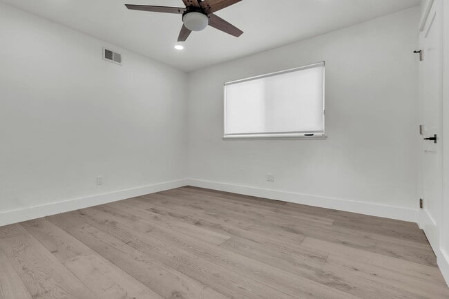 Building Photo - 26232 Glen Canyon Dr