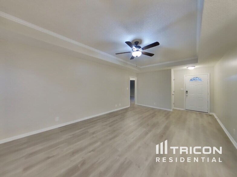 Building Photo - 3261 Tabby Dr