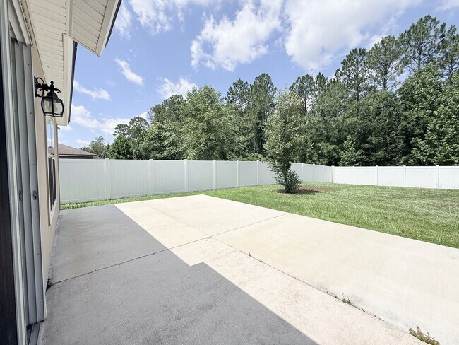 Building Photo - Spacious 4BR Home with Large Fenced Yard & Community Pool
