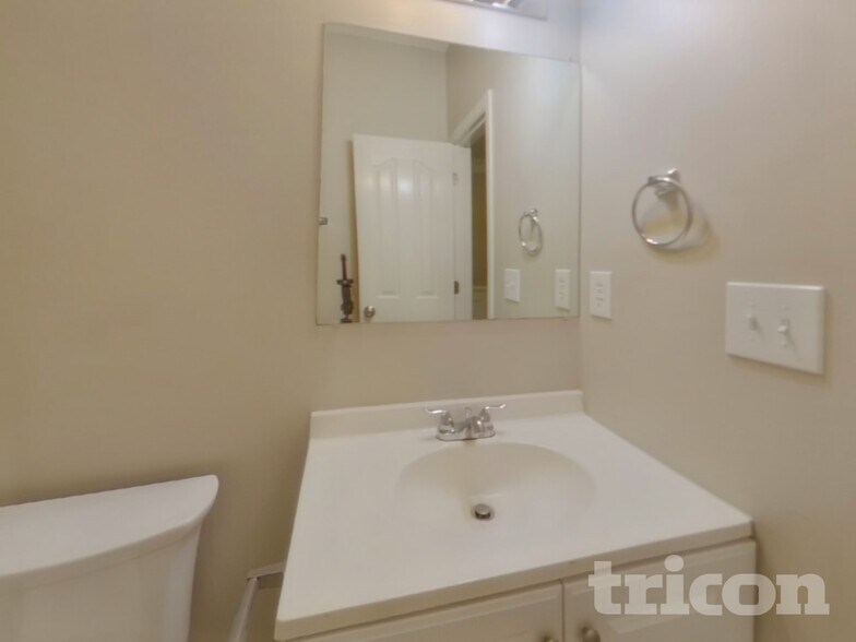 Building Photo - 9043 Sanders Creek Ct