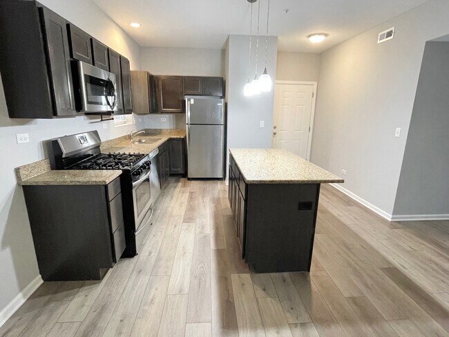 Building Photo - 809 E Main St