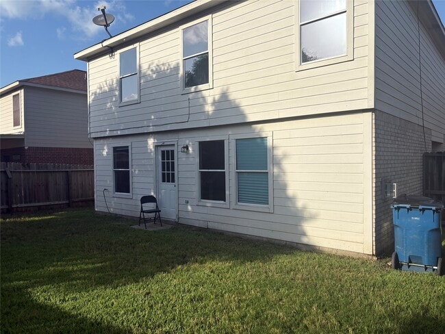 Building Photo - 1111 Fairlane Square