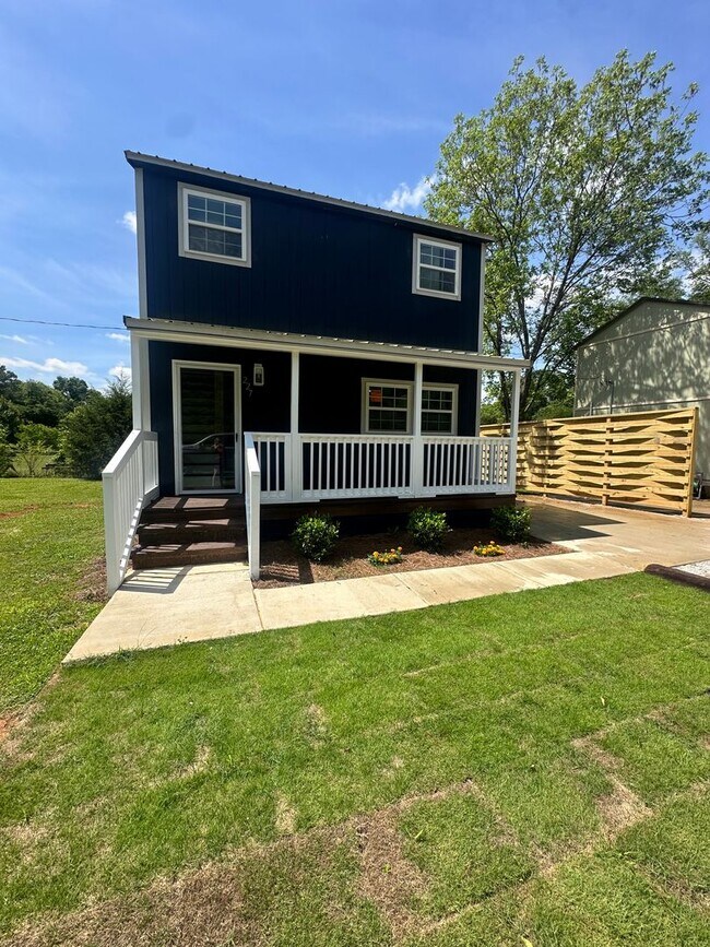 Building Photo - Tiny Home - MOVE IN SPECIAL