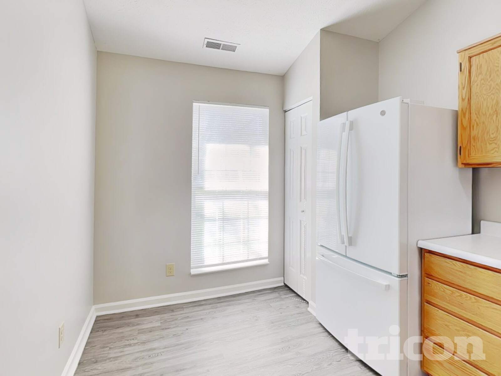 Building Photo - 784 Kingston Cir