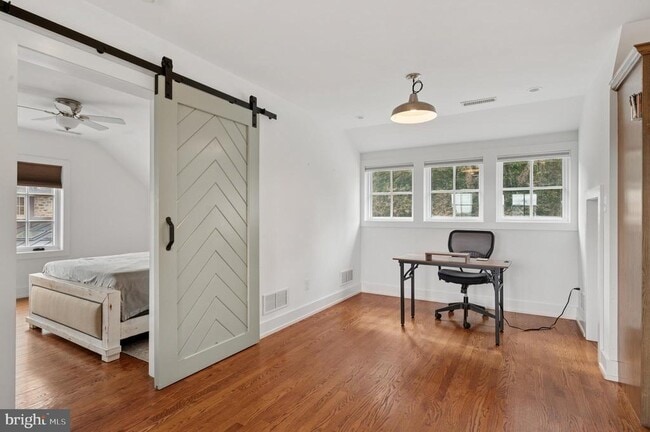 Building Photo - 1125 Ginkgo Ln