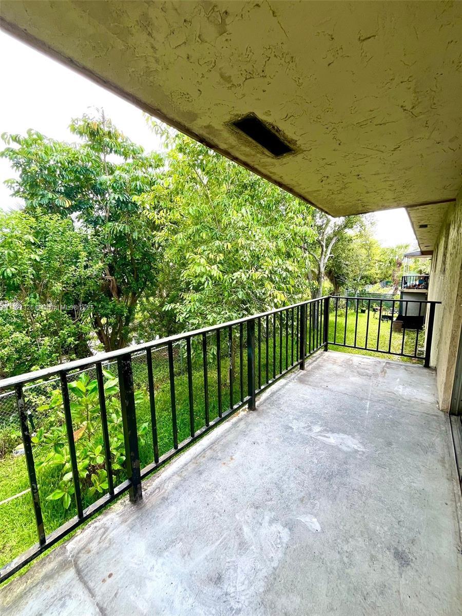 Building Photo - 830 SW 74th Ter