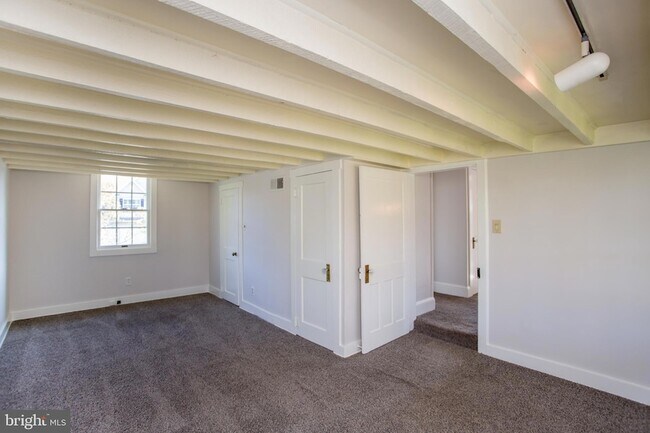 Building Photo - 766 Sergeantsville Rd