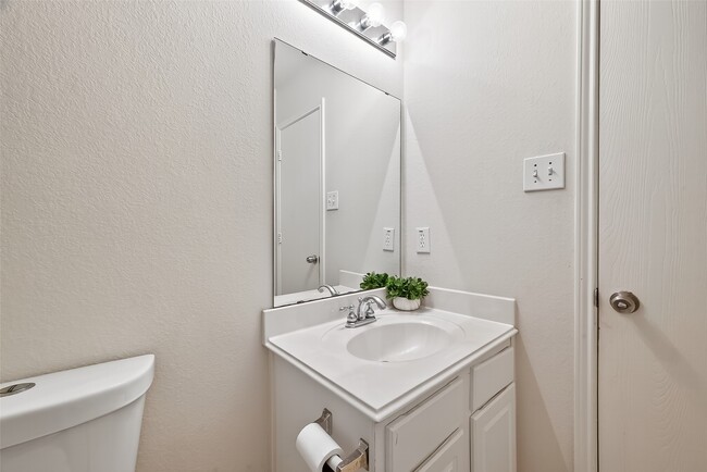 Building Photo - 6523 Mildenhall Ct