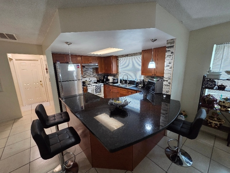 Building Photo - 9935 Marlinton Ln