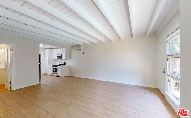 Building Photo - 8903 Harratt St