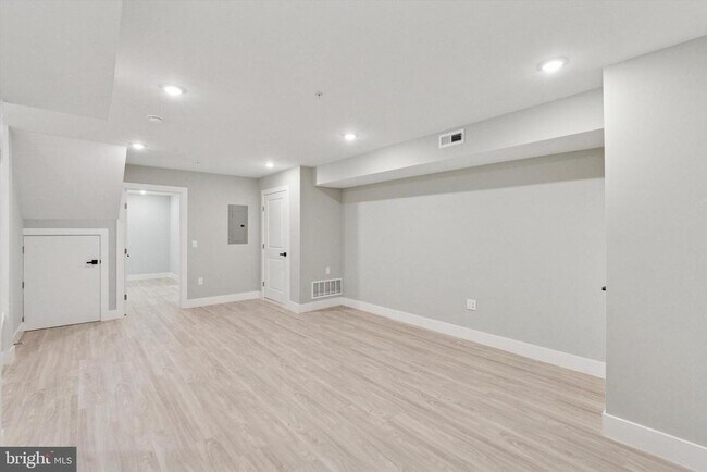 Building Photo - 2401 N 2nd St