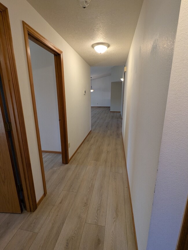 Building Photo - 1315 NE Paula Dr