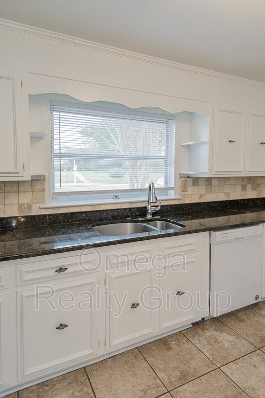 Building Photo - 1861 Gillespie Dr