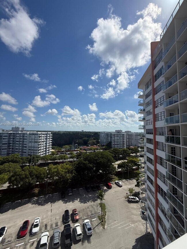 Building Photo - 1351 NE Miami Gardens Dr