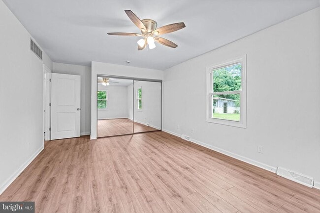 Building Photo - 1150 Garrison Rd
