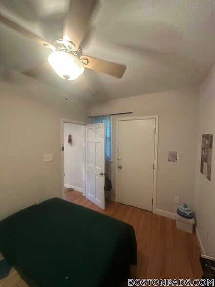 Building Photo - 105 Buttonwood St