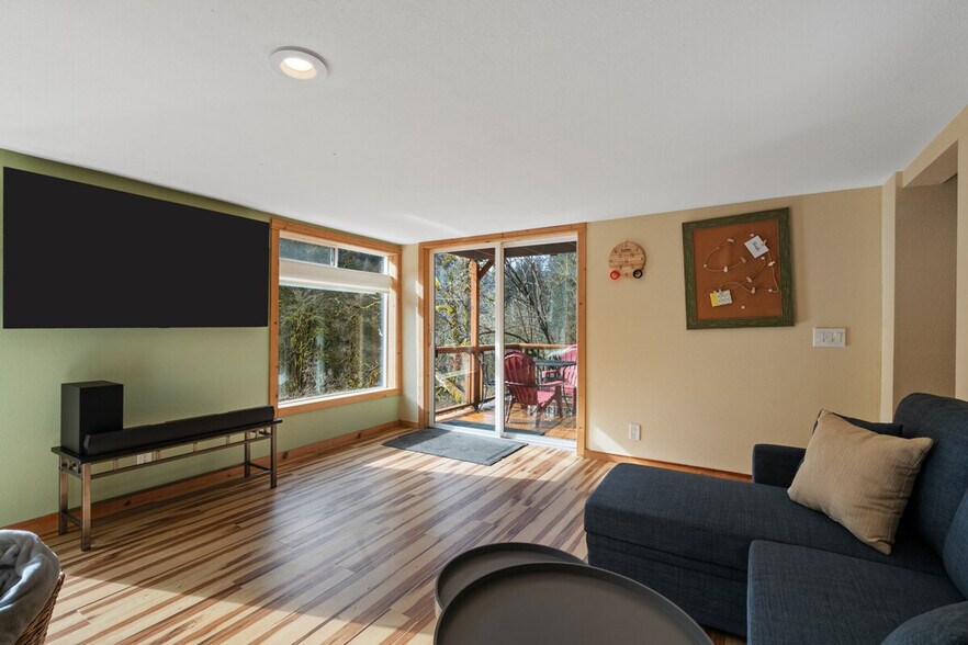 Building Photo - 11582 Washougal River Rd