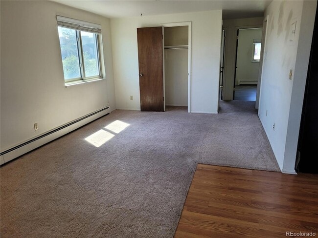 Building Photo - 633 Oak St