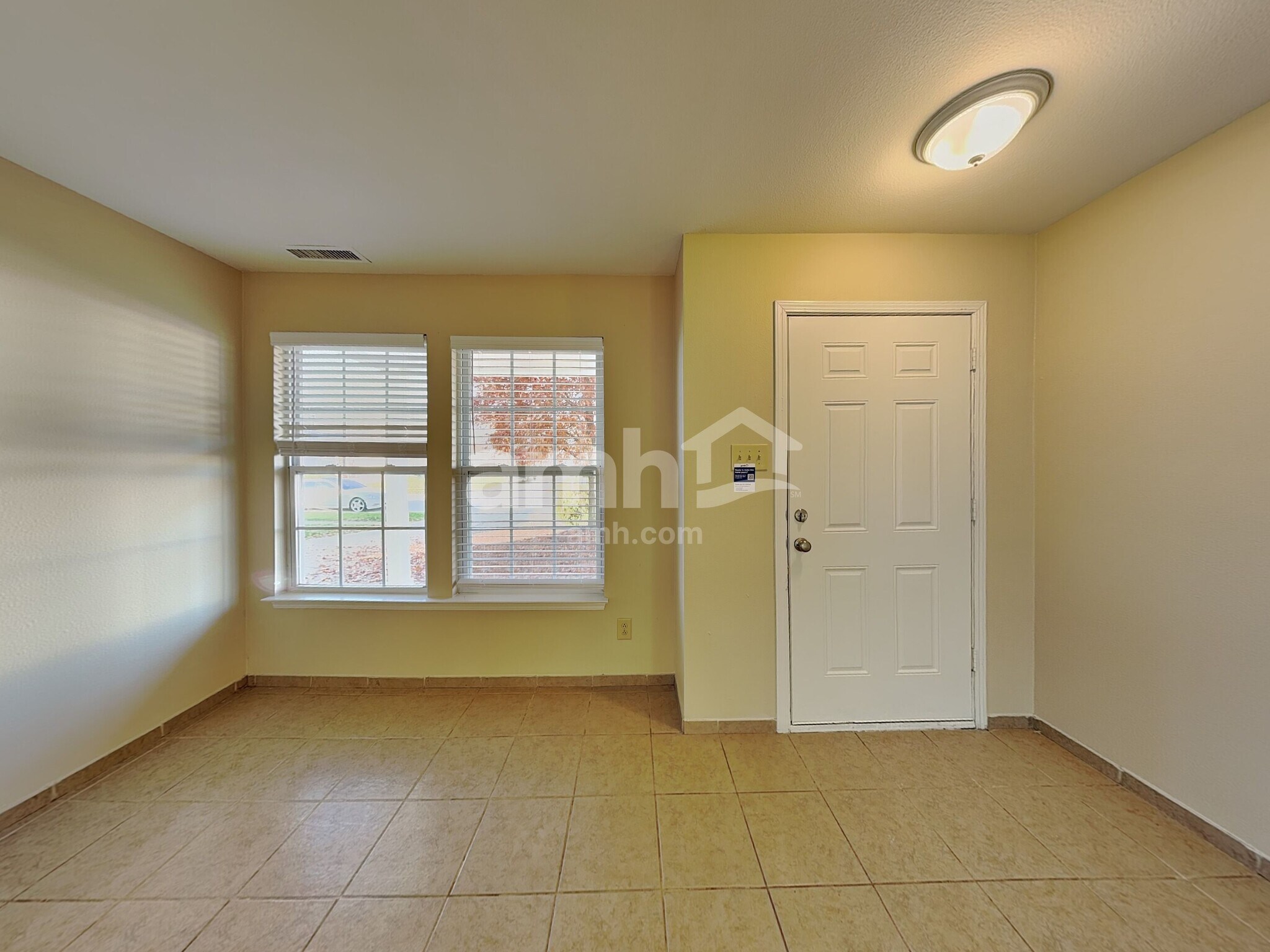 Building Photo - 1420 Dowell St