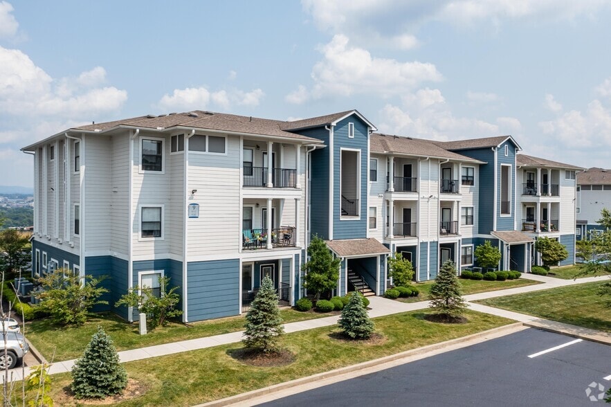 Domain Town Centre Per Bed Leases 5000 Domain Dr WV