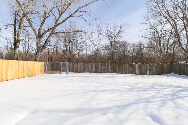 Building Photo - 3 Bed | 1 Bath in East Tulsa!