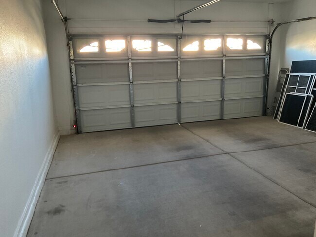 Building Photo - 4307 E South Fork Dr