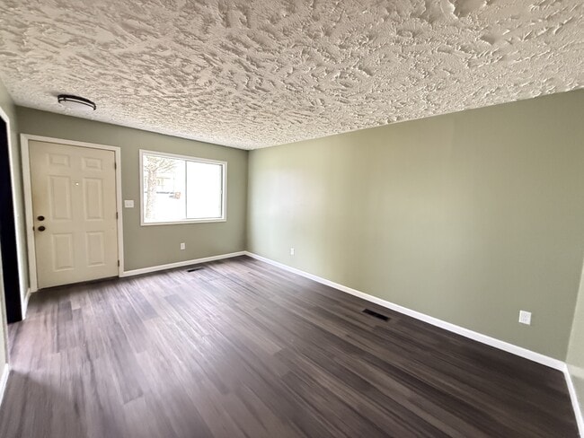 Building Photo - 122 Hathaway St