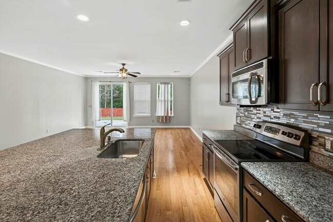 Building Photo - 194 Cypress Forest Dr