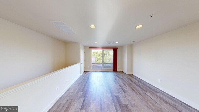 Building Photo - 10366 Jacobsen St
