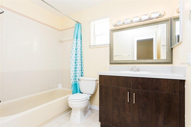 Building Photo - 1022 Jack Calhoun Dr