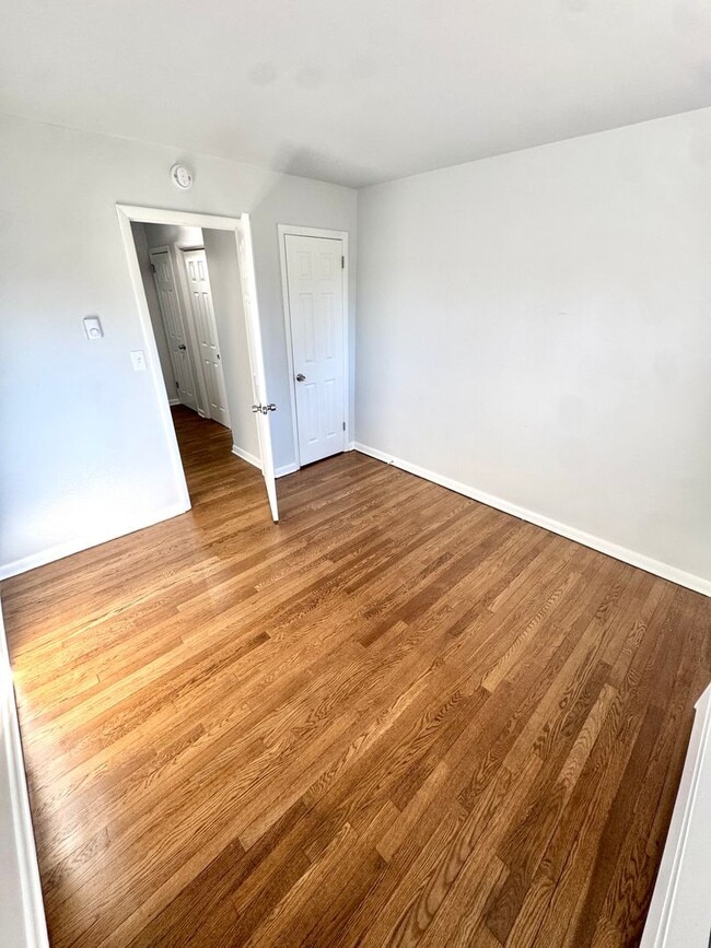 Building Photo - PARKLAND SCHOOLS- THREE BEDROOM TOWNHOME