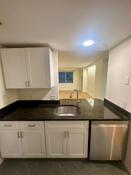 Building Photo - 10 Museum Way