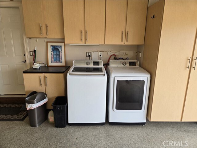 Building Photo - 4640 Hazelnut Ave