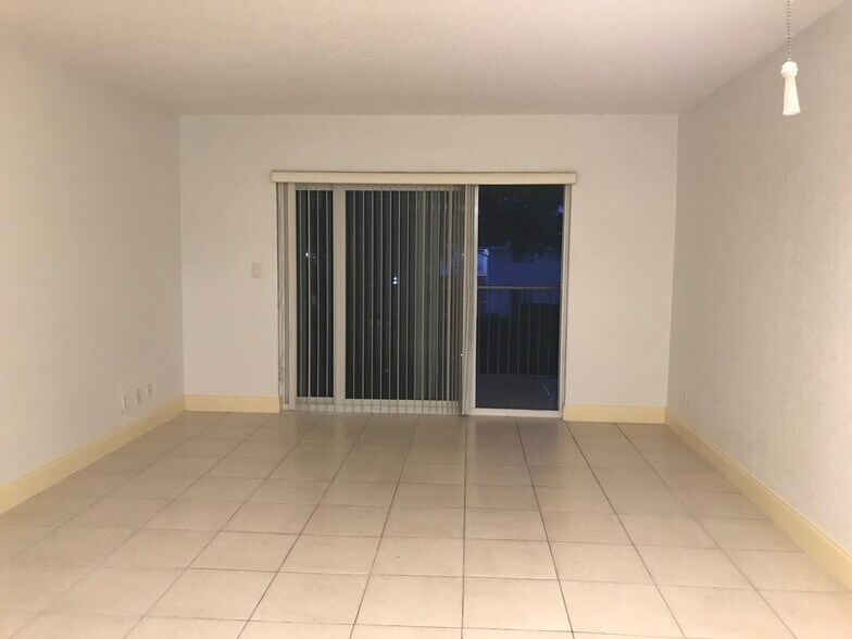 Building Photo - 760 SE 2nd Ave