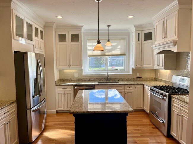 Building Photo - Lawton Lane Management