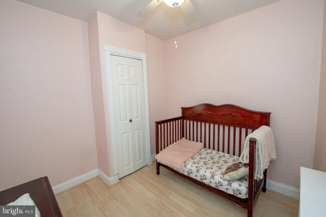 Building Photo - 2634 Edgemont St