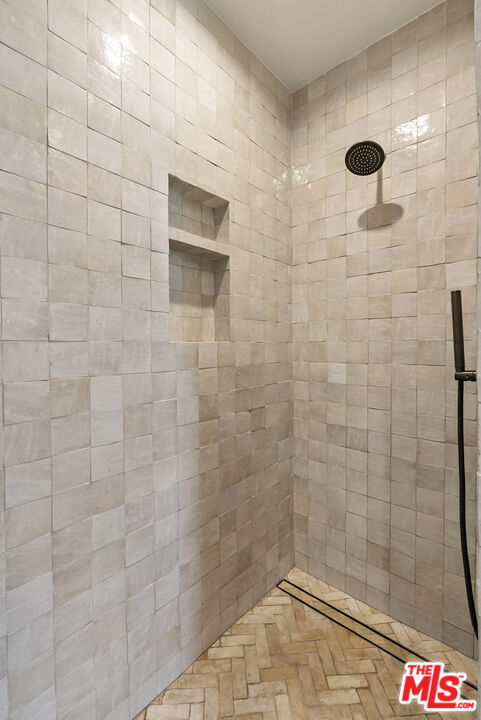 Building Photo - 428 S Bedford Dr