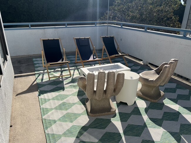 Building Photo - 2584 S Centinela Ave