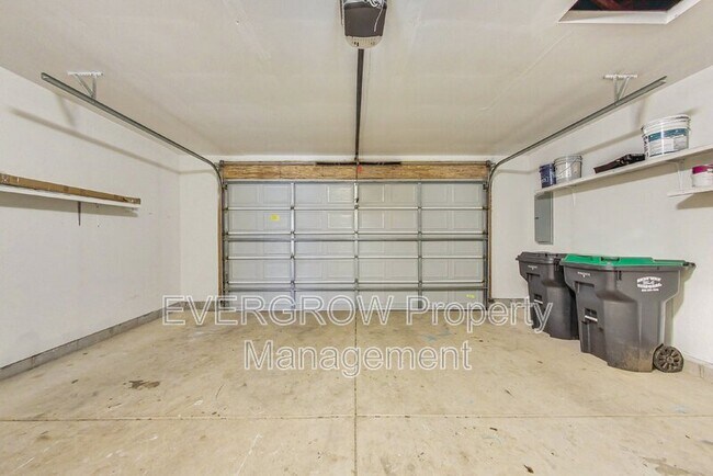 Building Photo - 1115 Spend a Buck Ct