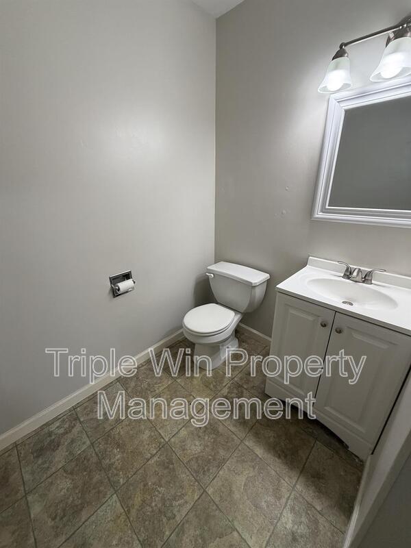 Building Photo - 226 Diekamp Ln