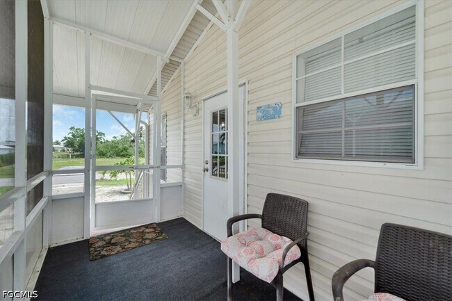 Building Photo - 701 Coral Dr