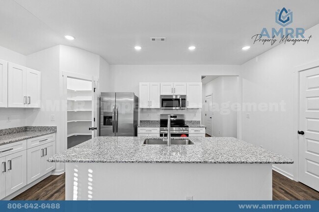 Building Photo - Charming 4-Bedroom Home – Space, Style, an...