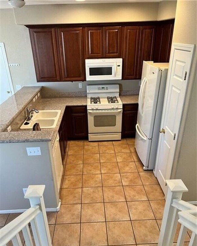 Building Photo - Stunning Home in a Gated Community