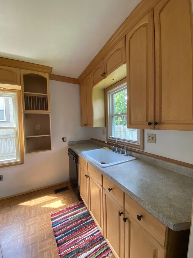 Kitchen - 3915 Aldrich Ave N