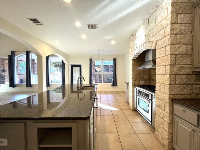 Building Photo - 3004 Edgecreek Pl
