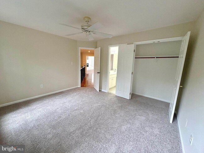 Building Photo - 1151 Fieldview Dr